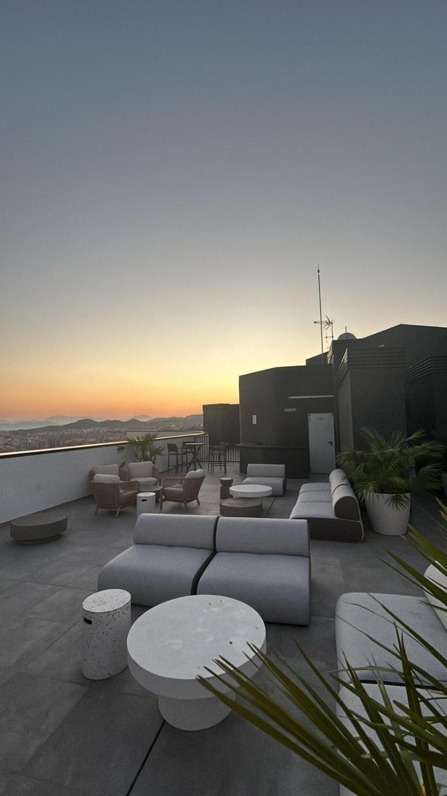 Urban Sky Apartment Malaga Exterior photo